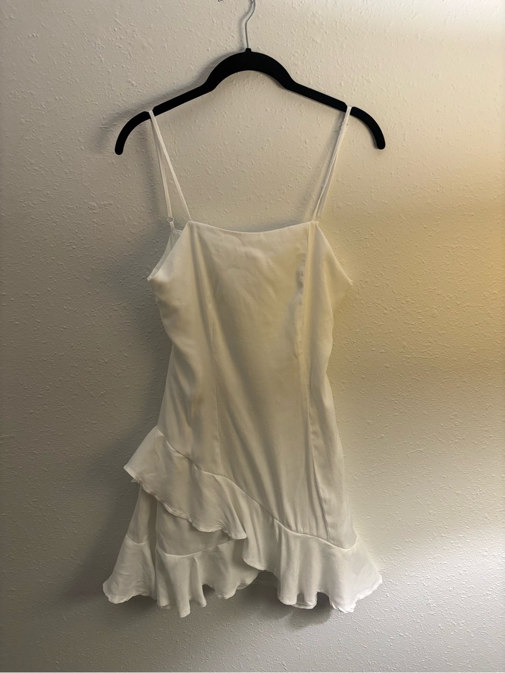 Francesca’s Wyonnah by Blue Rain Back Tie Ruffle White Mini Dress.